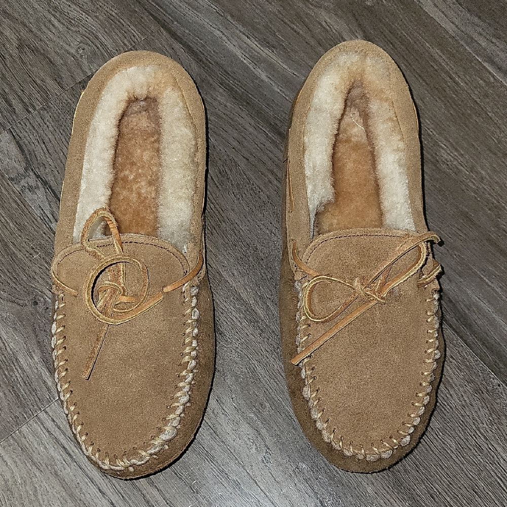 Minnetonka Brown Suede Loafers Sz 7